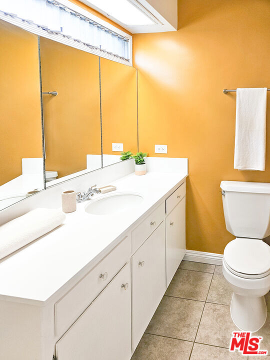 3780 Beethoven Street, Los Angeles CA: https://media.crmls.org/mediaz/0b90258b-24c9-4a3b-b06b-78941e4f0d76.jpg