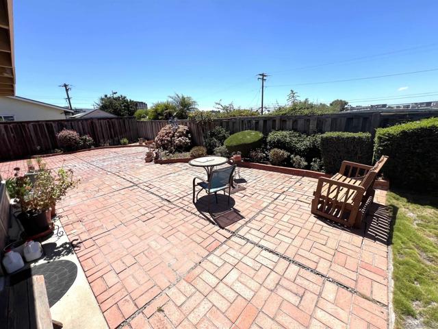 5055 Mount Frissell Dr, San Diego CA: https://media.crmls.org/mediaz/0b910318-1e5a-4e0a-be93-dc28077055e9.jpg
