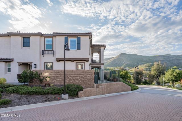 263 Morro Way, Simi Valley CA: https://media.crmls.org/mediaz/0b912e92-19e3-4cec-be6b-43401f73ccc3.jpg