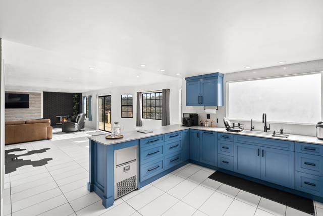 Detail Gallery Image 16 of 71 For 9309 Hillside, Spring Valley,  CA 91977 - 6 Beds | 5 Baths