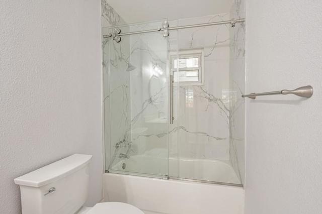 1081 65th Street, Emeryville CA: https://media.crmls.org/mediaz/0b91a9c2-5ec8-49fe-b057-fbb1722f8d5f.jpg