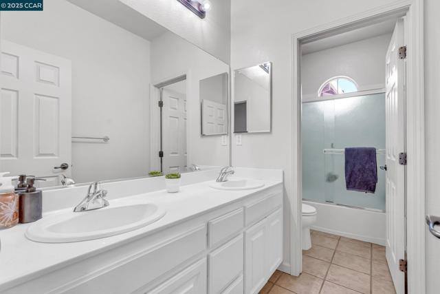 3627 Otter Brook Loop, Discovery Bay CA: https://media.crmls.org/mediaz/0b928261-3502-4c63-9753-92302706b679.jpg