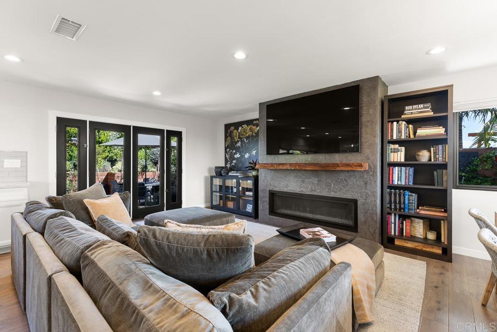 8675 Glenwick Lane - photo 14