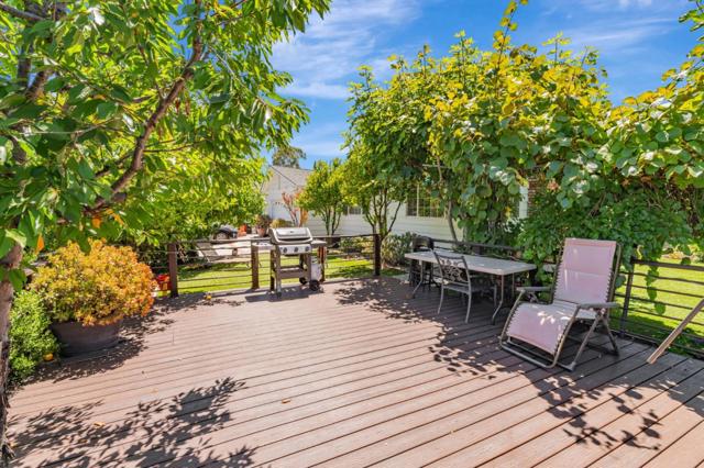225 W Meadow Drive, Palo Alto CA: https://media.crmls.org/mediaz/0b92d659-0d82-4633-b3fe-79ebbe7f2e7c.jpg