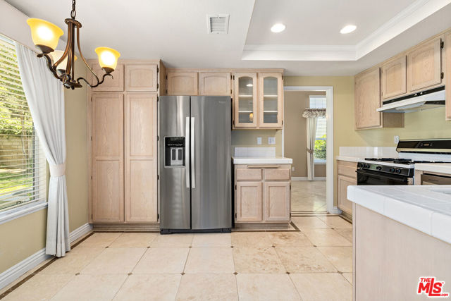 27050 Riversbridge Way, Valencia CA: https://media.crmls.org/mediaz/0b9373e9-deba-4bd3-a97a-bc1b3d9de8f7.jpg