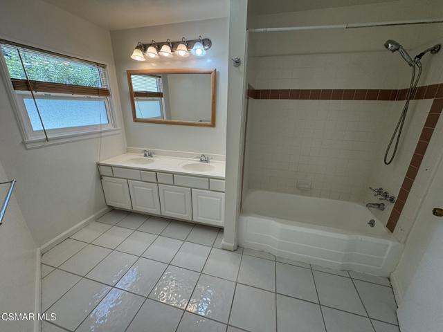 22319 Macfarlane Drive, Woodland Hills CA: https://media.crmls.org/mediaz/0b93c23b-b8e3-439b-b99f-0644bc87d9e8.jpg