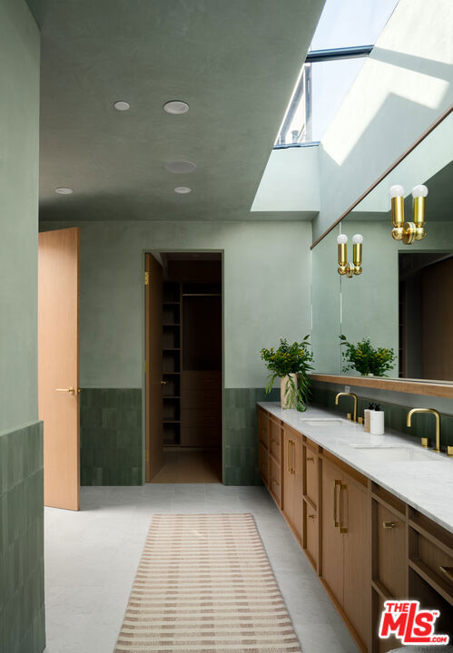 6671 Colgate Avenue, Los Angeles CA: https://media.crmls.org/mediaz/0b95254a-c60b-497b-9b37-d6736e6cb980.jpg