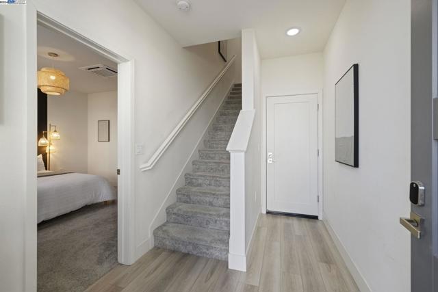 Image 5 of 39 For 9572 Seawind Way