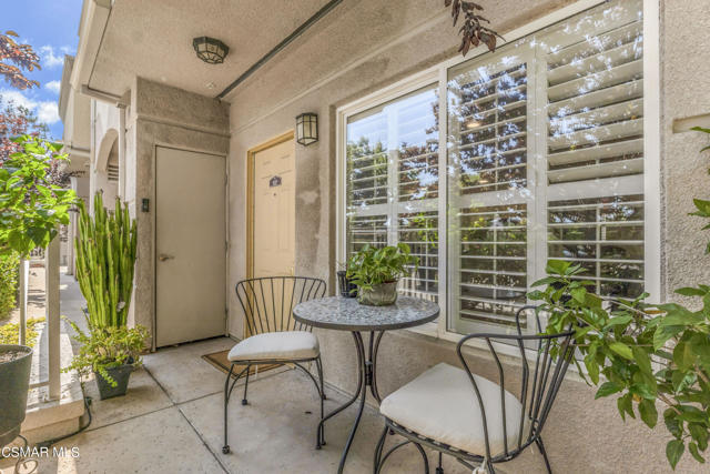 5200 Premiere Hills Circle, Woodland Hills CA: https://media.crmls.org/mediaz/0b957c9b-49f5-4d2a-81b2-37b77c24eba0.jpg