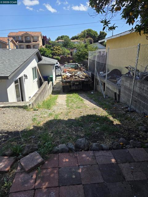 408 4th st, Rodeo CA: https://media.crmls.org/mediaz/0b95c9a5-ef61-4bcd-924a-74ba84eeb8f4.jpg