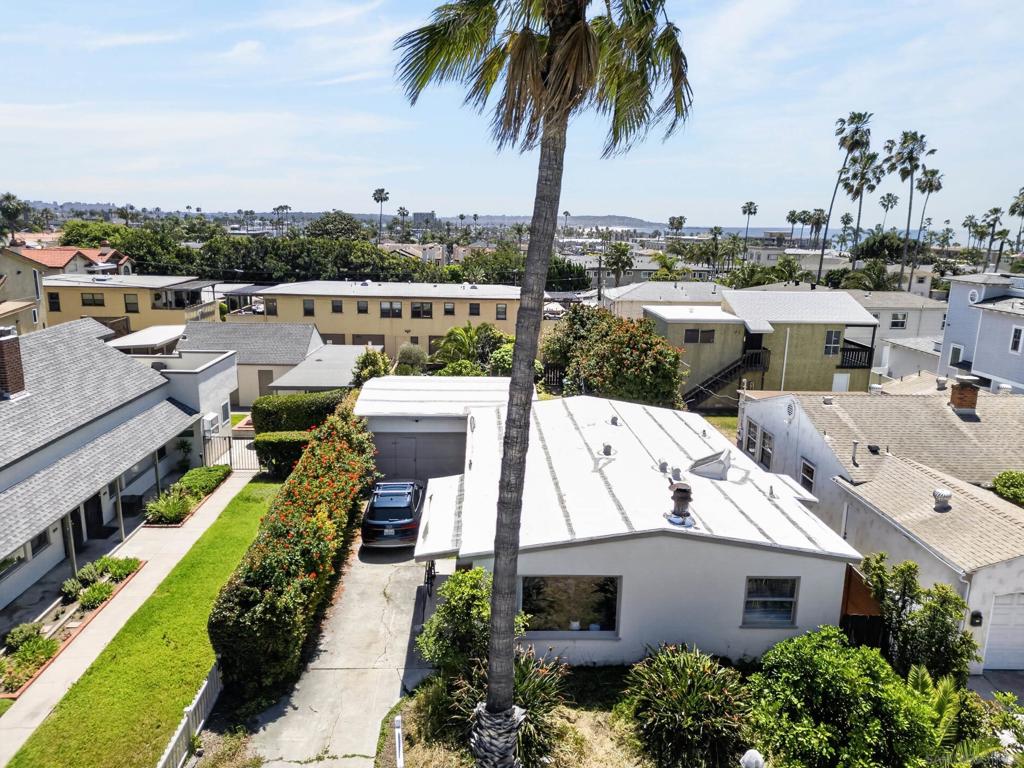 819 Law Street - photo 3