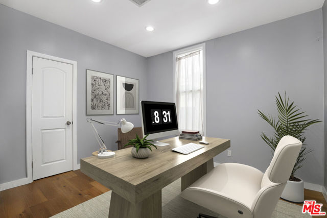 319 Chestnut Avenue, Los Angeles CA: https://media.crmls.org/mediaz/0b968595-bf04-4545-9116-dcc1242b1b43.jpg