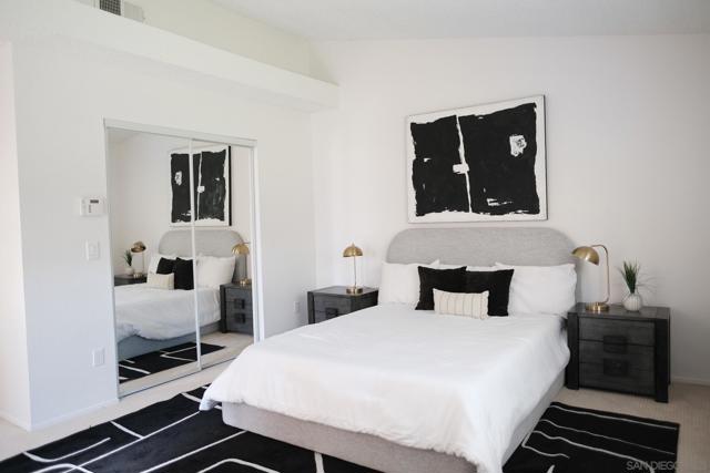 4835 Glenhaven Dr, Oceanside CA: https://media.crmls.org/mediaz/0b96b814-d059-4dcd-89e1-6fe9f0bbfbb4.jpg