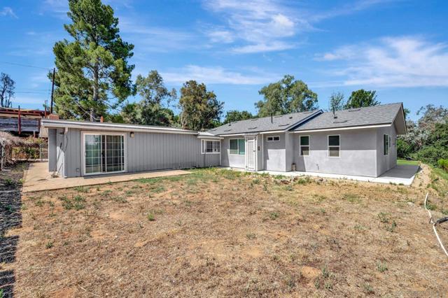 1452 Rock Terrace, Alpine CA: https://media.crmls.org/mediaz/0b98225f-5288-4520-98ca-b718ecf0de49.jpg