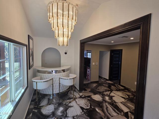 Detail Gallery Image 3 of 19 For 2434 Olive Ave, La Crescenta,  CA 91214 - 2 Beds | 2 Baths