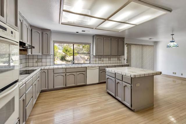 15231 Skyview Drive, San Jose CA: https://media.crmls.org/mediaz/0b99a165-cc09-4fd0-a3c4-bd18c3bddb7c.jpg