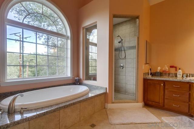 3591 Deer lake Park Rd, Julian CA: https://media.crmls.org/mediaz/0b99b171-e15d-4225-b1c9-6c3e9837e5e5.jpg