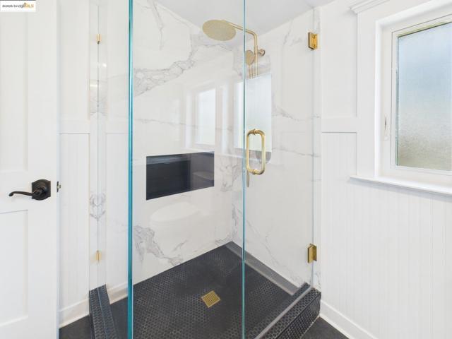 2602 Adeline St, Oakland CA: https://media.crmls.org/mediaz/0b9abe4d-f59d-429b-be32-1bb7162ac8b4.jpg