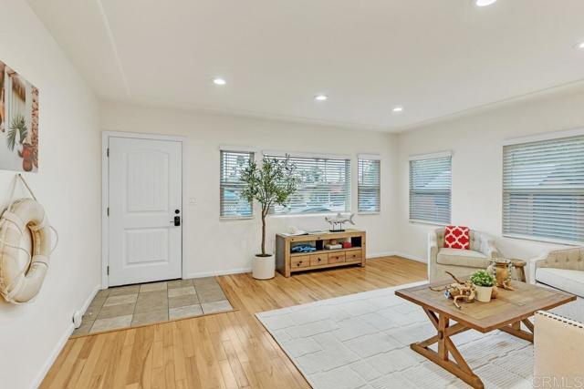 4725 Saratoga Avenue, San Diego CA: https://media.crmls.org/mediaz/0b9bd015-9cc4-4ec4-af5e-46a256259af4.jpg