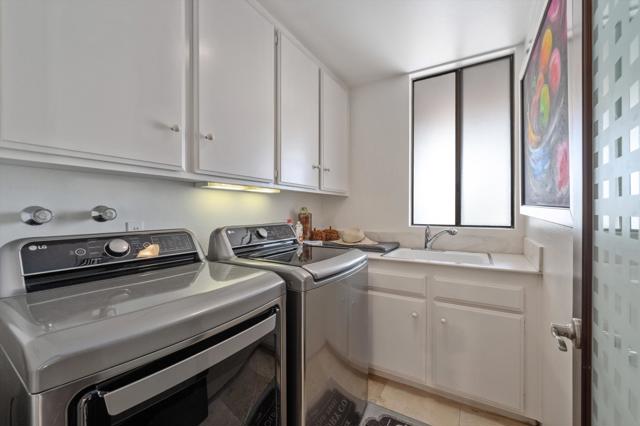 12 Whittier Court, Rancho Mirage CA: https://media.crmls.org/mediaz/0b9be453-4655-4b38-83d4-768f1122ef54.jpg