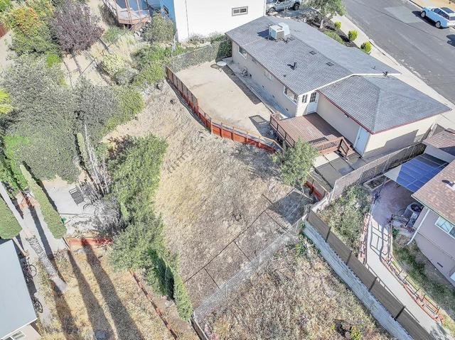 417 Lynn Avenue, Antioch CA: https://media.crmls.org/mediaz/0b9c215b-2143-4605-b024-9dac70e1ee2f.jpg