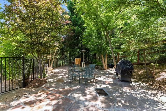 11510 Summit Wood Road, Los Altos Hills CA: https://media.crmls.org/mediaz/0b9d769f-9351-439c-abac-7883090e06cf.jpg