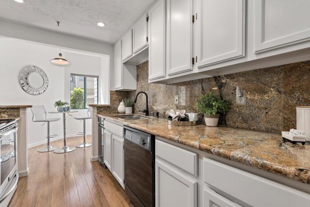 67 Pelican Lane, Redwood City CA: https://media.crmls.org/mediaz/0b9dbaad-02c5-4814-bb85-50ca1310c695.jpg
