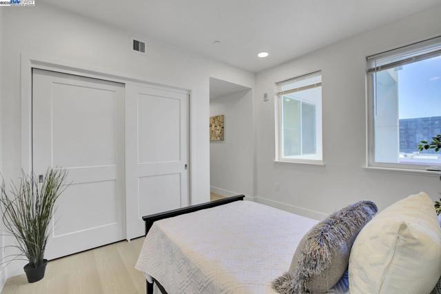 42111 Osgood Rd, Fremont CA: https://media.crmls.org/mediaz/0b9e26d4-a2fb-4703-ac83-993e1acd229b.jpg