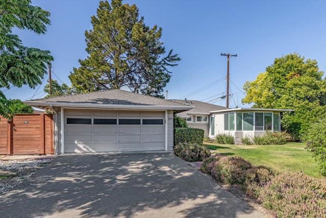 2725 Newhall Street, Santa Clara CA: https://media.crmls.org/mediaz/0b9e37bd-010e-45e2-adeb-520bcc1de332.jpg