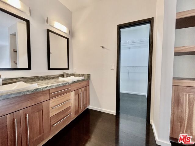 1505 Purdue Avenue, Los Angeles CA: https://media.crmls.org/mediaz/0b9ea9e2-7bdf-4c36-93a7-a28646b1ce27.jpg