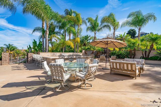 4703 Briana Ct, Fallbrook CA: https://media.crmls.org/mediaz/0b9eaf1b-bc5a-4c2b-a431-802dfbd14c24.jpg