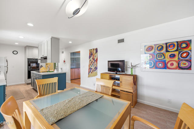 Detail Gallery Image 9 of 38 For 271 Calle Higuera, Camarillo,  CA 93010 - 6 Beds | 3 Baths