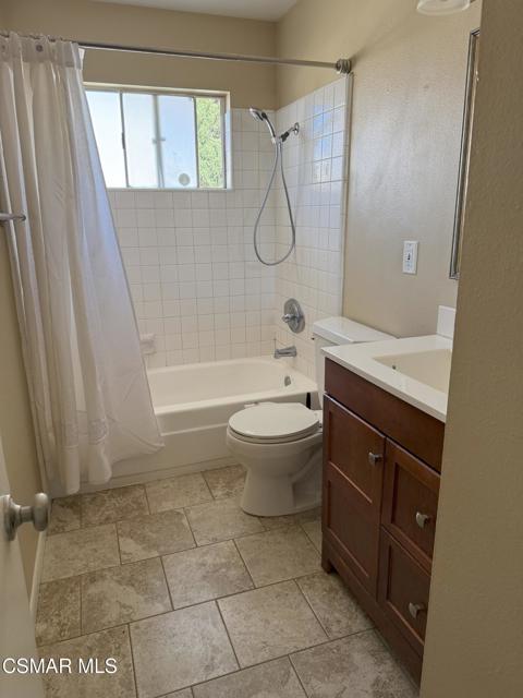 2014 Avenida Placida, Simi Valley CA: https://media.crmls.org/mediaz/0ba01a1e-7d24-4877-892b-677416675085.jpg