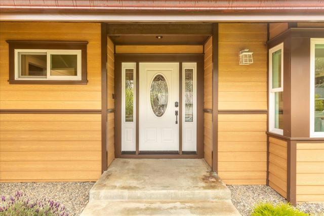 2013 Avignon Place, Half Moon Bay CA: https://media.crmls.org/mediaz/0ba06fc7-24b9-4a07-bc78-572251e96e0c.jpg