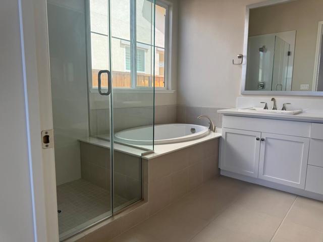 593 Santa Ynez Way, Marina CA: https://media.crmls.org/mediaz/0ba0849d-deda-47df-90e1-50b7a91011e6.jpg