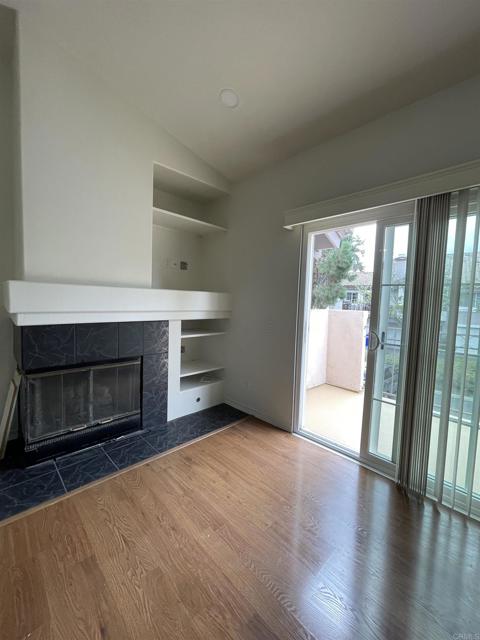 Image 4 of 28 For 11937 Tivoli Park Row  4