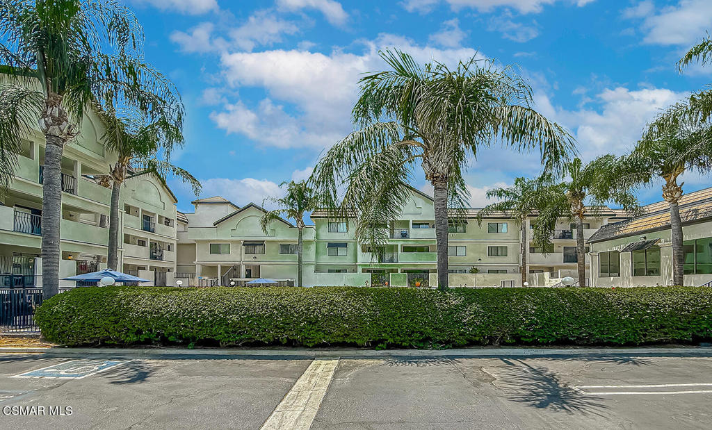 17735 Kinzie Street #108