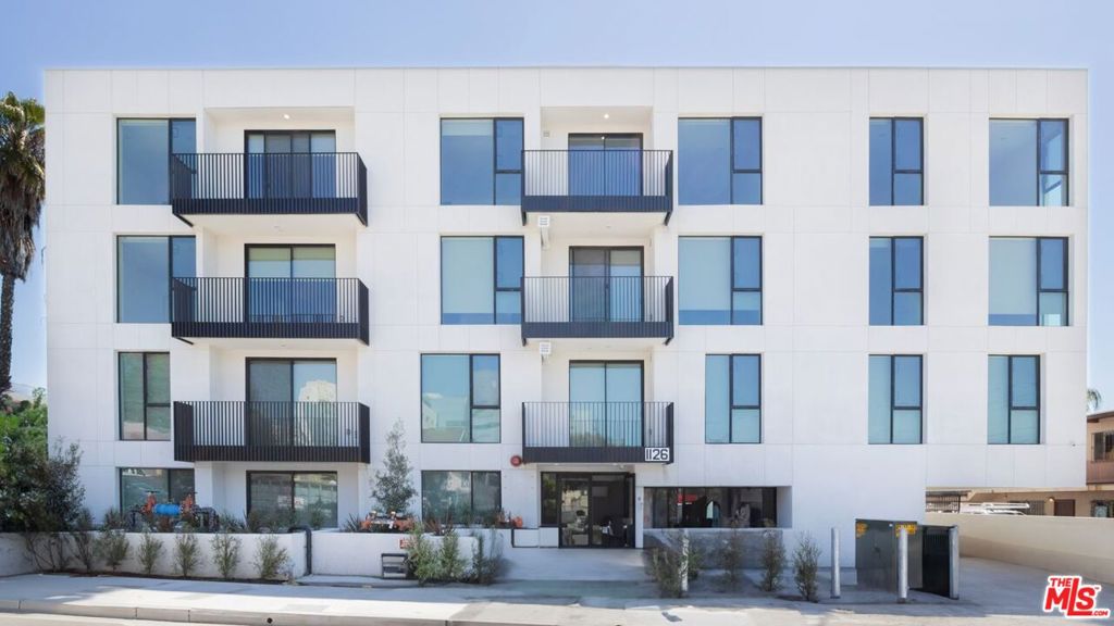 1126 N Cornwell Street #201