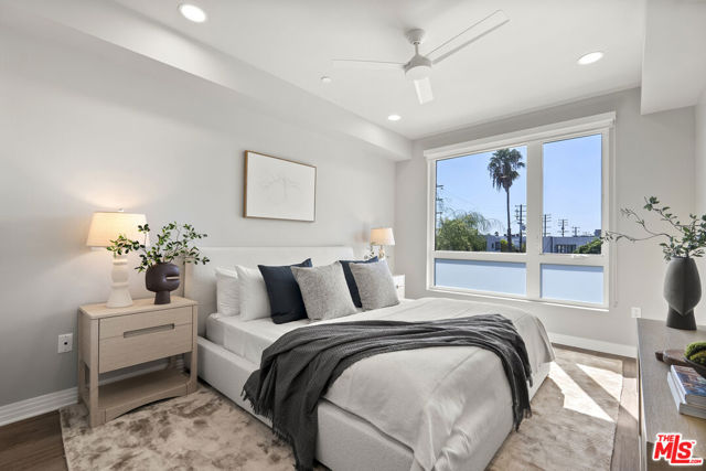 7428 Santa Monica Boulevard, 204 photo 8