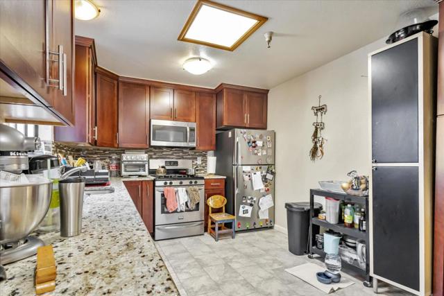 1715 Palmetto Avenue, Pacifica CA: https://media.crmls.org/mediaz/0ba209b0-67f0-4705-9a95-d9ab0385166e.jpg