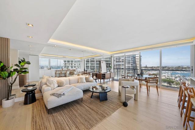 1780 Avenida Del Mundo, Coronado CA: https://media.crmls.org/mediaz/0ba25f0d-9cf8-46df-a5dd-8b35f9b7a9a8.jpg