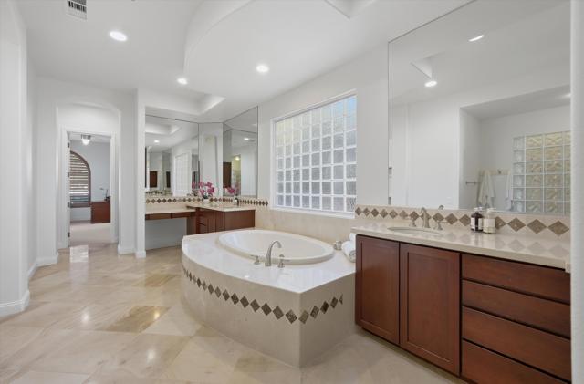 80315 Via Valerosa, La Quinta CA: https://media.crmls.org/mediaz/0ba322b7-cbf2-4e36-b46c-56c0bd82b955.jpg