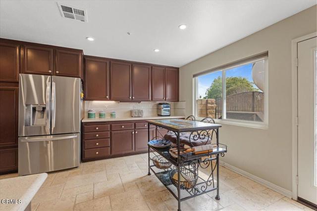 Detail Gallery Image 14 of 36 For 602 Ensign Pl, Oxnard,  CA 93035 - 4 Beds | 2 Baths