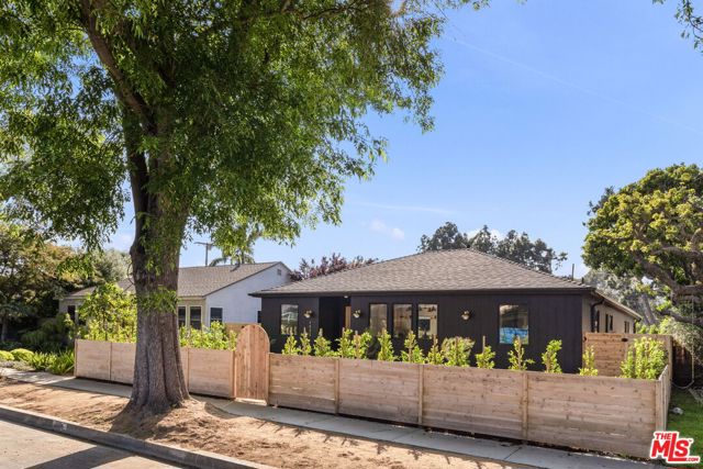1035 Vernon Avenue photo 2