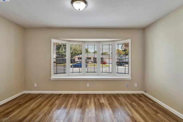 37659 Granville Dr, Fremont CA: https://media.crmls.org/mediaz/0ba4b0d9-0073-4456-88ea-582c37bb8146.jpg