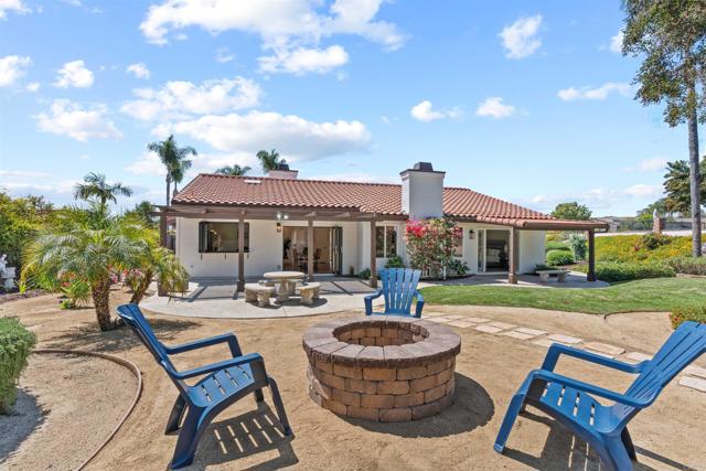 3565 Avenida Amorosa, Escondido CA: https://media.crmls.org/mediaz/0ba4e784-c254-46fa-8acc-ab6e3db385be.jpg