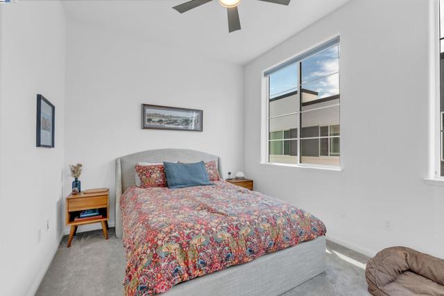 2866 Crusader st, Alameda CA: https://media.crmls.org/mediaz/0ba5123f-2870-49ac-93ed-d7924bf6b7aa.jpg