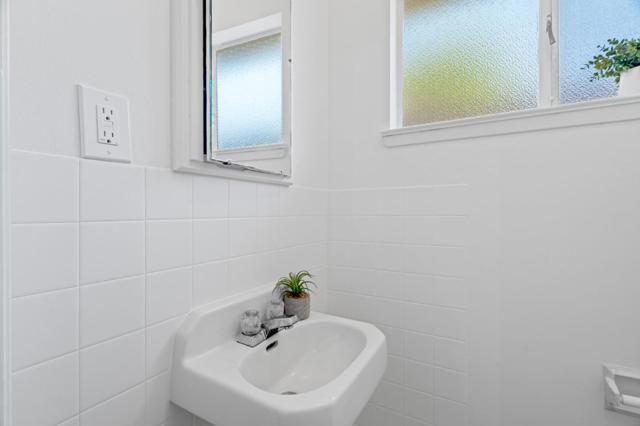 1105 W Mc Kinley Avenue, Sunnyvale CA: https://media.crmls.org/mediaz/0ba535b4-1133-4887-873b-30611f09fd0c.jpg