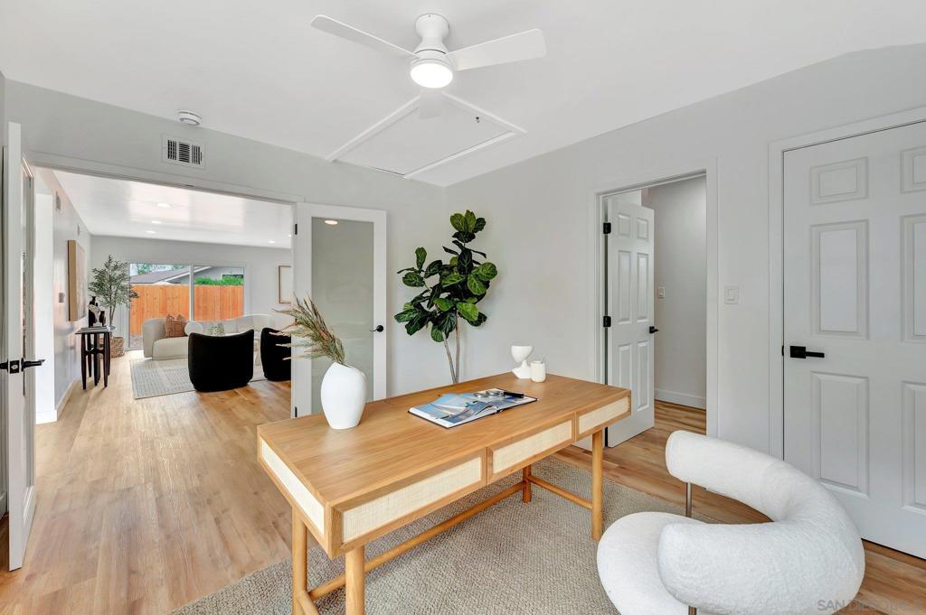 MLS #250034305SD img 17