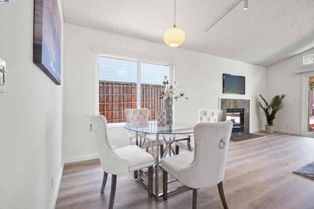 139 Justin Cir, Alameda CA: https://media.crmls.org/mediaz/0ba79055-b882-4995-964a-dd05abbe7dcb.jpg